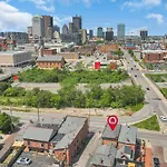 Housepitality - The City View Suite